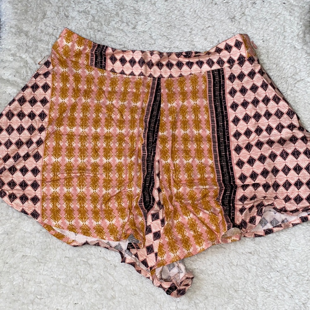 BNWT Black Diamond Patterned Puzzle Pink Salmon Orange Skirt Shorts Skort